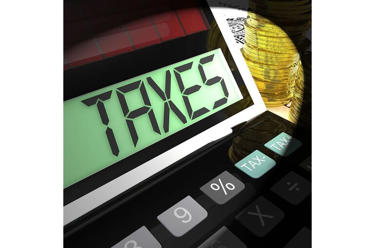 accountant-business-taxes-calculator-company